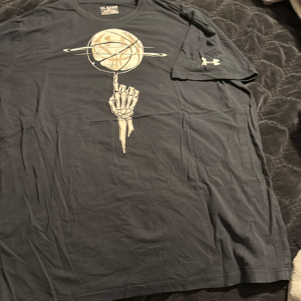 Under Armour, black with white T-shirt size XXL.